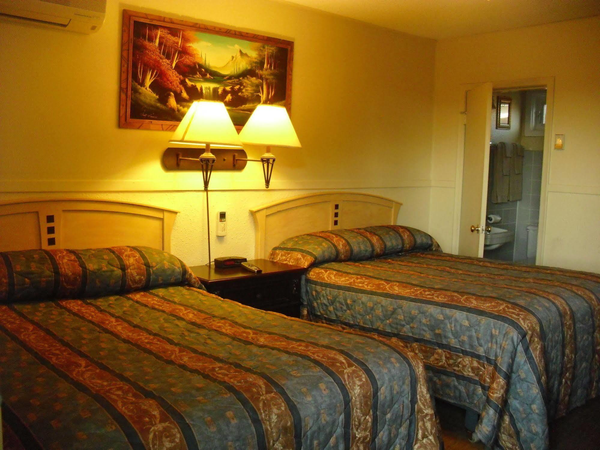 Stardust Motel Camrose Εξωτερικό φωτογραφία
